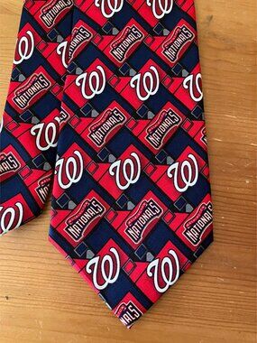 WASHINGTON NATIONALS by EAGLE NECKWEAR Mens tie Silk Red Baseball Sports